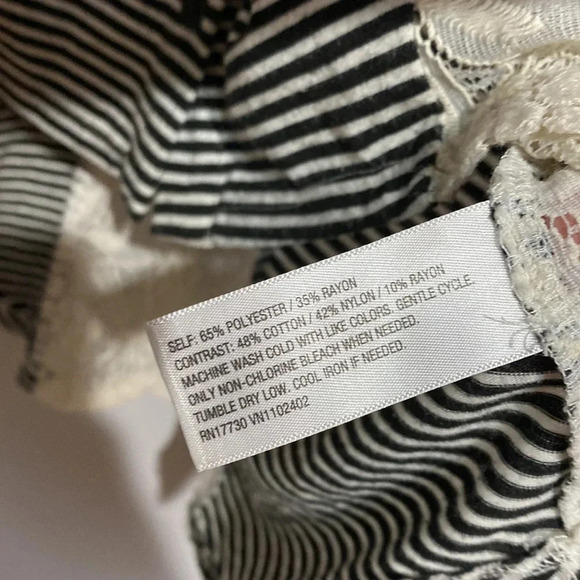 Xhilaration Black and White Striped Tank Top with Lace Sides Size Small - Picture 6 of 7